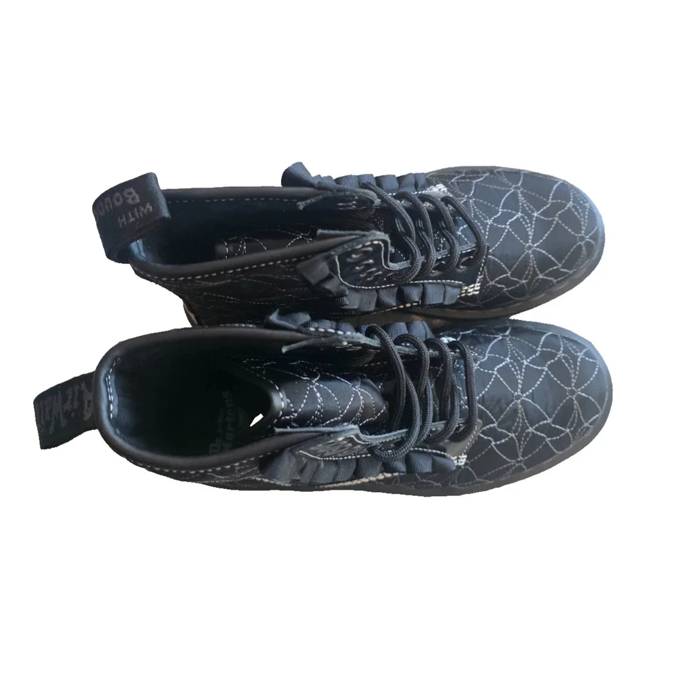 Dr. Martens 1460 Frill Lace-Up Boots Women's 7 Black Ribbon Quilted 8 Eye NWOB